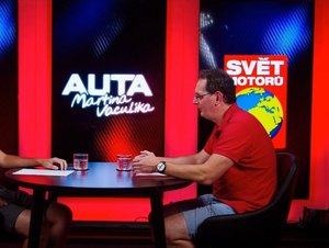 Auta Martina Vaculíka s Michalem Dokoupilem: Proč autokracie nařizují elektrickou budoucnost?