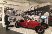 Byla auta jen pro nabubřelé zbohatlíky? Výstava v Technickém muzeu představí meziválečný automobilový sport
