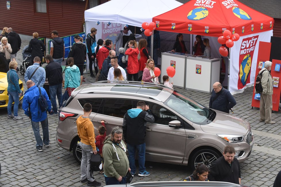 Auta na náplavce 2017