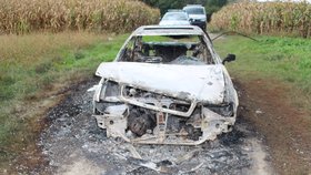 Když se zlodějům nějaké auto už nehodilo, nebo se báli prozrazení, zapálili jej.