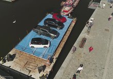 Unikátní pohled: Podívejte se na přípravy výstavy Auta na náplavce z dronu!