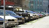Řidiči v Praze 4 si vyřizují parkovací oprávnění: Kde jsou nejmenší fronty?