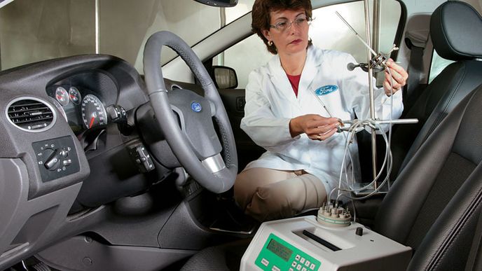 V rámci komplexního testování prošla laboratorní analýzou více než stovka materiálů a dílů použitých ve voze