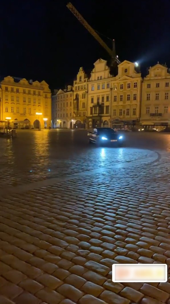 Mladíci jezdí po Praze vysokou rychlostí. Vším se už zabývá policie.