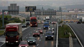 České dálnice by bez mýtného mohly zaplavit kamiony