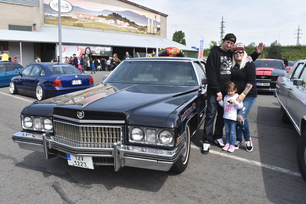 Cadillac Fleetwood z roku 1973 si zahrál v několika filmech.