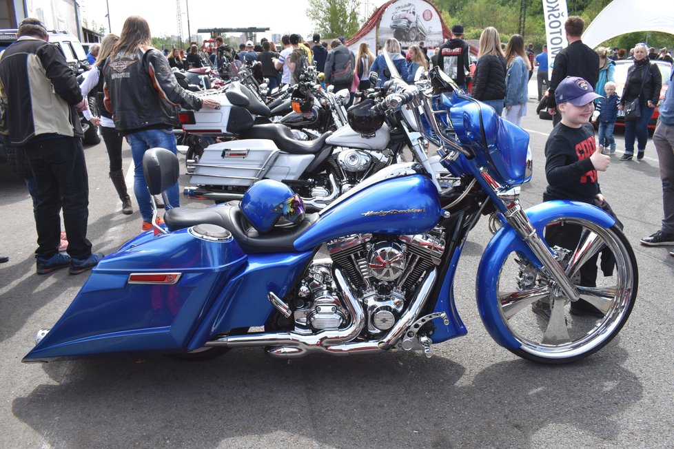 Dostaveníčko měli i majitelé nejrůznějších modelů motorek Harley Davidson