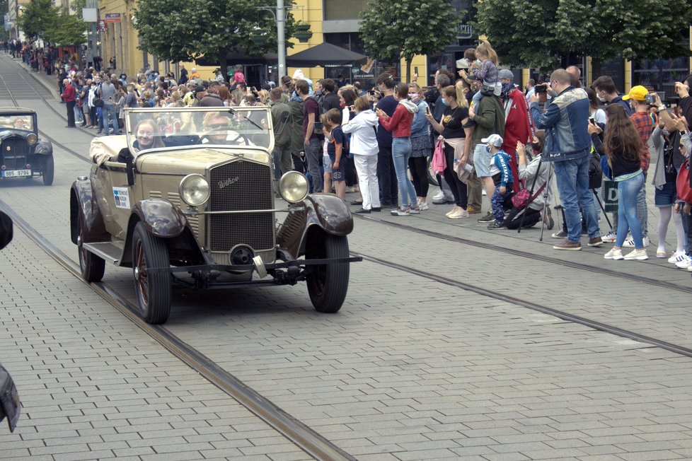 Na oslavu svého znovuotevření po koronavirové karanténě připravilo brněnské Technické muzeum atraktivní přehlídku unikátních veteránů.