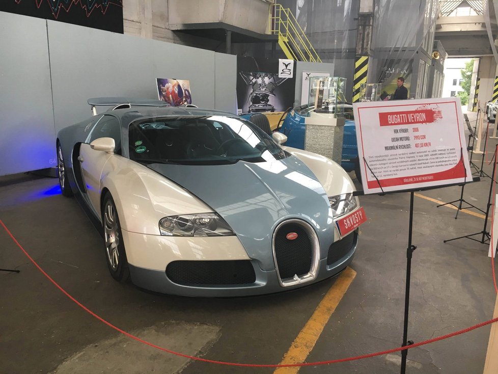 Bugatti Veyron (2006).