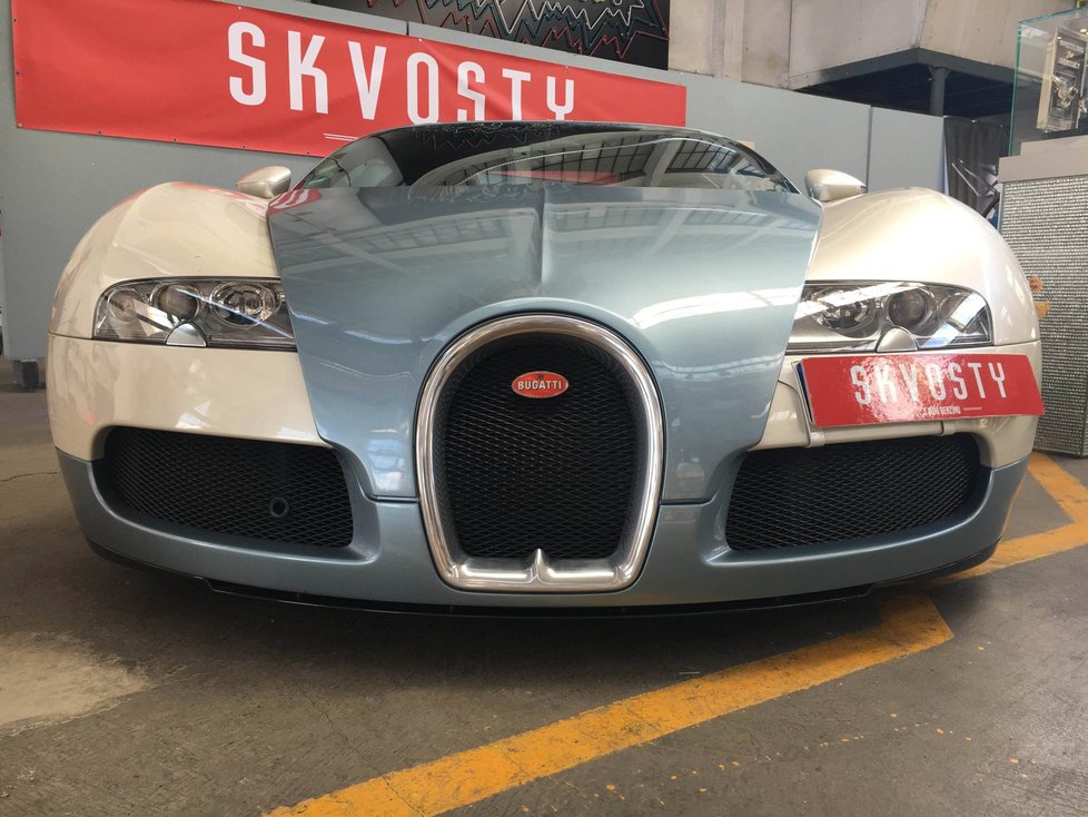 Bugatti Veyron (2006).