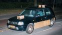 Amsterodamský fotograf provádí nevyžádaný tuning automobilů pomocí papírových krabic