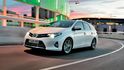 Toyota Auris Hybrid Touring Sports přiváží moderní technologii i rodinám. Startovní cena 524 900 Kč.