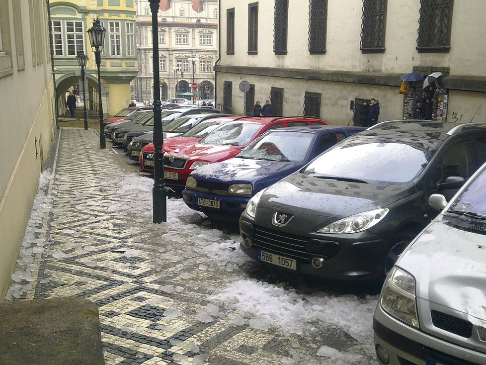 Parkování ve velkoměstě s sebou přináší různá úskalí.
