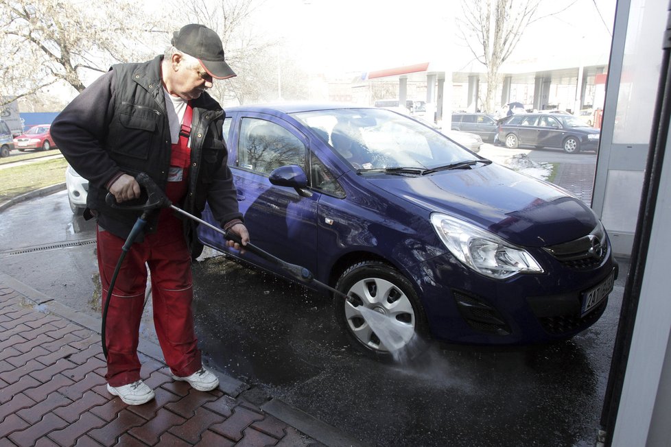 Pozor na mytí svépomocí, můžete porušovat zákon.