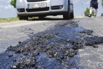 V běchovické ulici Do Říčan se bude pokládat nový asfaltový povrch. (ilusrační foto)