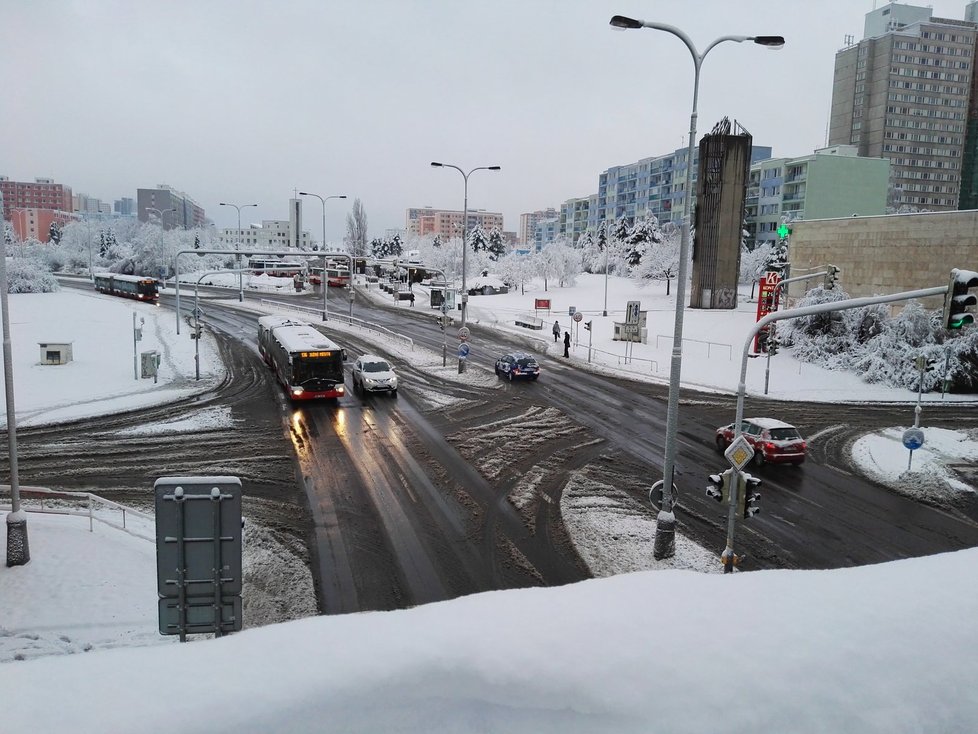 Prahu zasype sníh. Moc dlouho ale nevydrží.