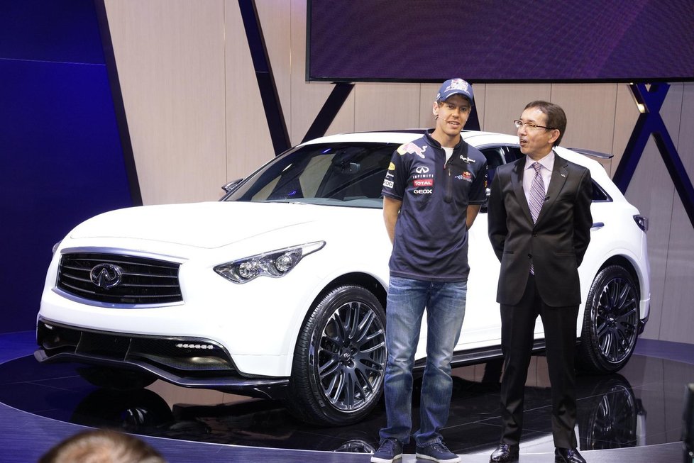 Infiniti FX Sebastian Vettel