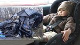 Zimní bunda v autosedačce? Rodiče podle expertů riskují i smrt dítěte
