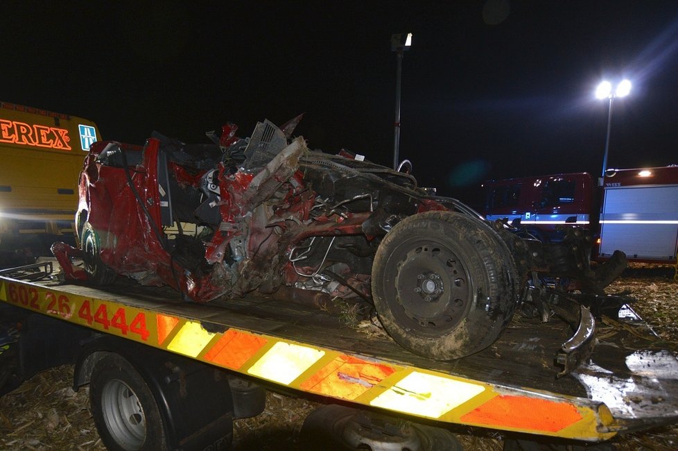 Tragická nehoda u Brna: V sešrotovaném autě zemřel člen (†24) badmintonové reprezentace
