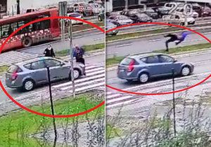Šokující záběry: Řidič nedával pozor a v plné rychlosti srazil chodce na přechodu!