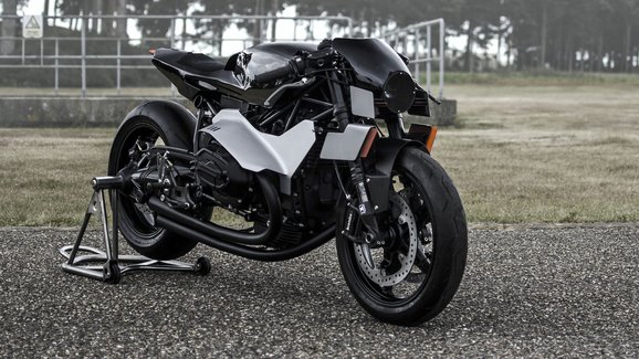 Auto Fabrica Type 18 je BMW R nineT inspirované stíhacím letounem F-22 Raptor   