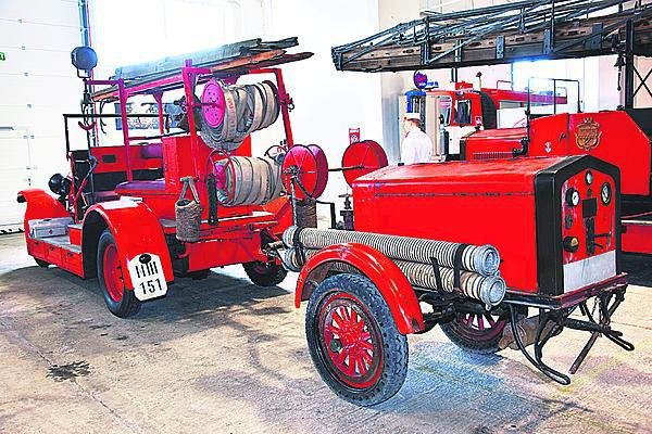 Hasičské auto Praga Grand Ebert neboli legendární Máňa.