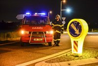 U Kladna zahynul člověk: Smrt našel v hořícím autě