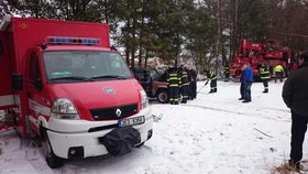 Utopil džíp: Řidič na Královéhradecku si myslel, že přejede jezero