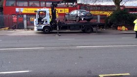 Auto v Londýně najelo do chodců, tři lidé jsou v kritickém stavu.