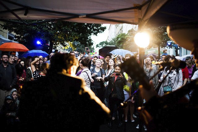 V loňském roce se „sousedský“ festival skutečně vydařil. Letos ožije Praha na 59 místech (foto z loňska).