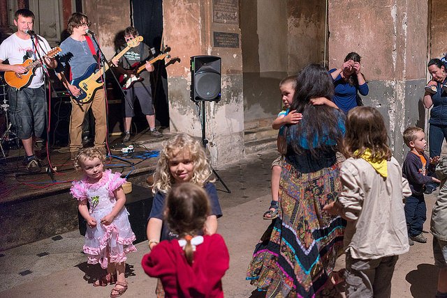 V loňském roce se „sousedský“ festival skutečně vydařil. Letos ožije Praha na 59 místech (foto z loňska).