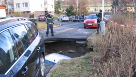 K dalšímu propadu došlo v březnu tohoto roku v pražské Michli, kde se propadla vozovka i s automobilem