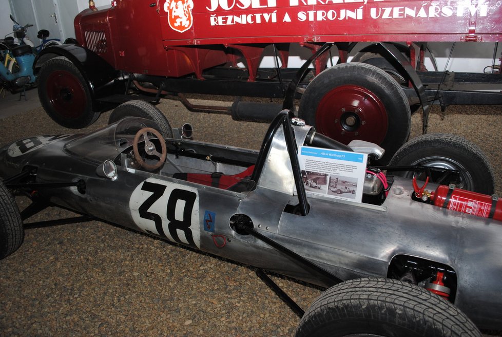 Raritou je tato formule Hela Wartburk F3, která se proháněla po okruzích v letech 1966 – 1971