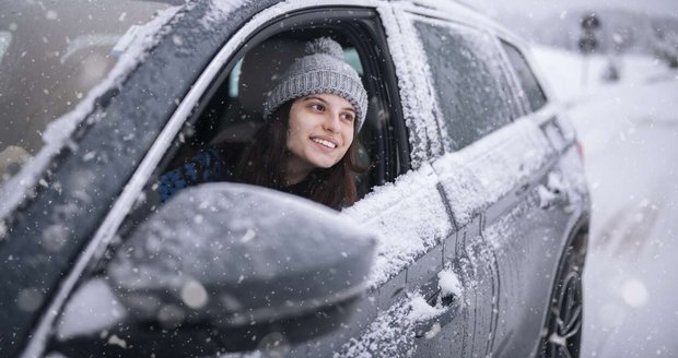 Odborníci z renomovaných serverů Severe Weather Europe či iMeteo už teď bedlivě sledují dění tisíce kilometrů od nás. Právě tam se totiž rozhoduje o tom, zda budeme v zimě vyhrabávat auta ze závějí, nebo nás čeká jen bláto a kaluže. Odborníci z renomovaných serverů Severe Weather Europe či iMeteo už teď bedlivě sledují dění tisíce kilometrů od nás. Právě tam se totiž rozhoduje o tom, zda budeme v zimě vyhrabávat auta ze závějí, nebo nás čeká jen bláto a kaluže.