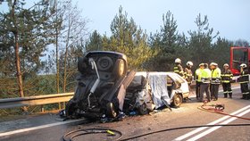 Při děsivé nehodě u Českých Budějovic zemřeli tři lidé