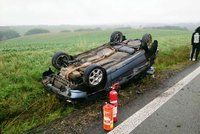 Mladý řidič (20) havaroval na Zlínsku s autem plným lidí: Zahynul při tom chlapec