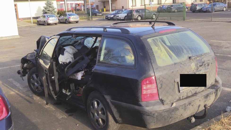 Takto dopadlo auto po vážné nehodě v Nučicích. 