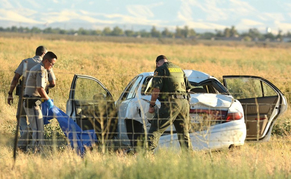 Zdemolované auto po nehodě