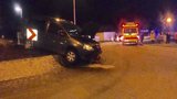 Řidička v Praze nabourala do kruhového objezdu: Co dělala?!