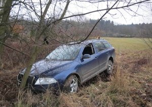 Tímhle autem bez RZ ujížděl policistům muž se zákazem řízení.