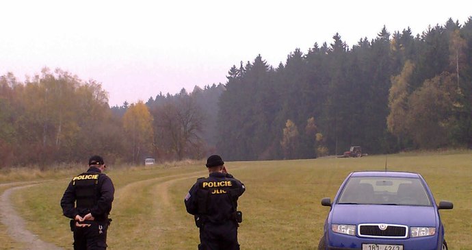 Policisté našli svého kolegu už mrtvého