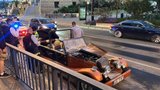 Požár falešného veteránu v centru Prahy: Auto na LPG vzplálo na magistrále. Hrozil výbuch? 