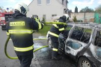19letá dívka uhořela v autě. Stejně mladý řidič v Ústí nezvládl řízení