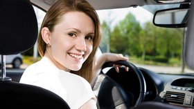 Pro ženu je na autě nejdůležitější jeho praktičnost, poté pohodlí  ana třetím místě bezpečnost.