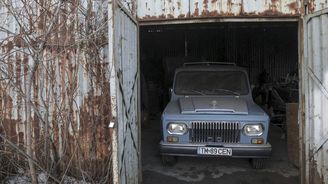 Rumunsko se zkouší zbavit Ceaušeskova auta, jeho teréňák ale žádný kupec nechtěl