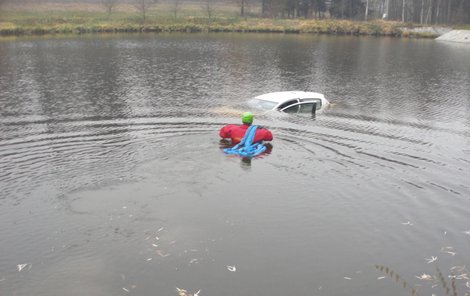 Auto ženě nepatřilo, bylo firemní.