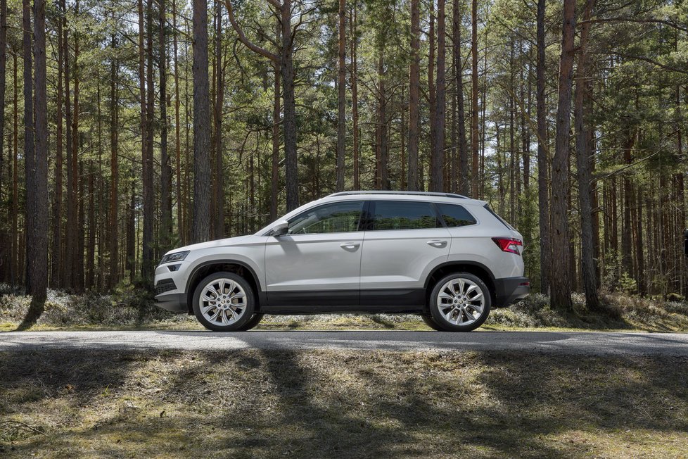 Ve Stockholmu představila ve čtvrtek 18. května česká automobilka Škoda Auto svůj nejnovější model, menší SUV Škoda Karoq.