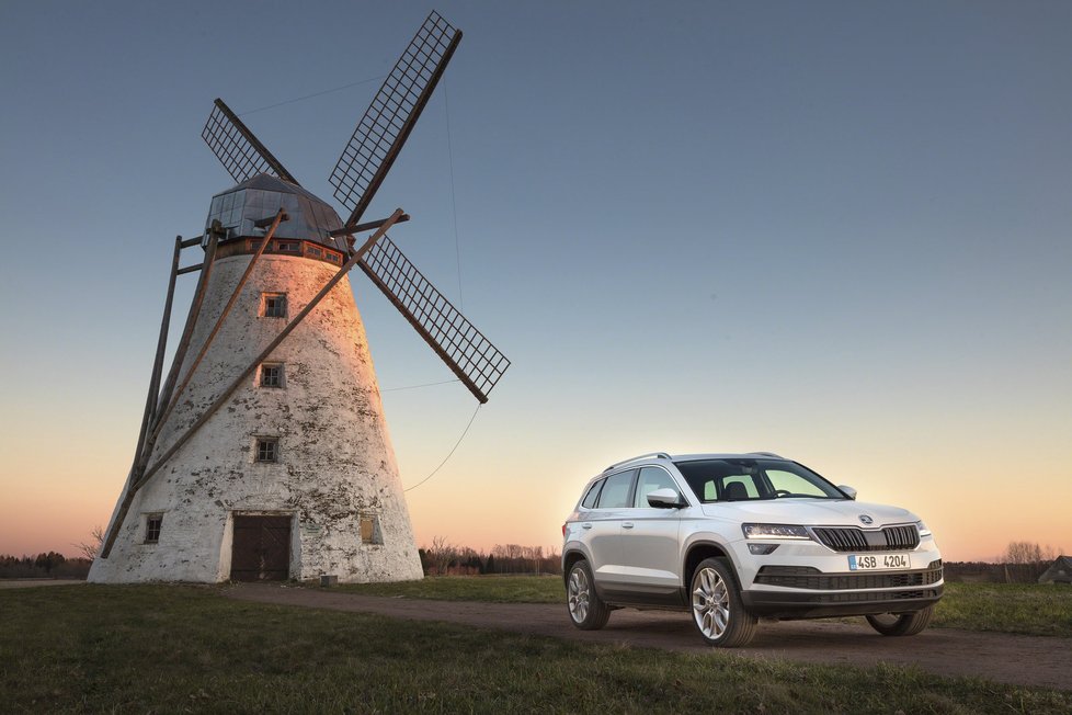 Ve Stockholmu představila ve čtvrtek 18. května česká automobilka Škoda Auto svůj nejnovější model, menší SUV Škoda Karoq.