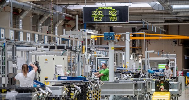 Škoda Auto po odstávce obnovuje výrobu. Nedostatek čipů přetrvává