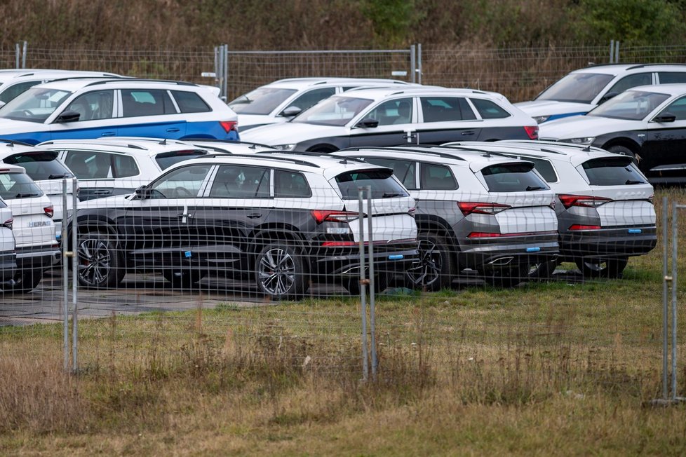 Automobilka Škoda zastavuje výrobu (19. 10. 2021).